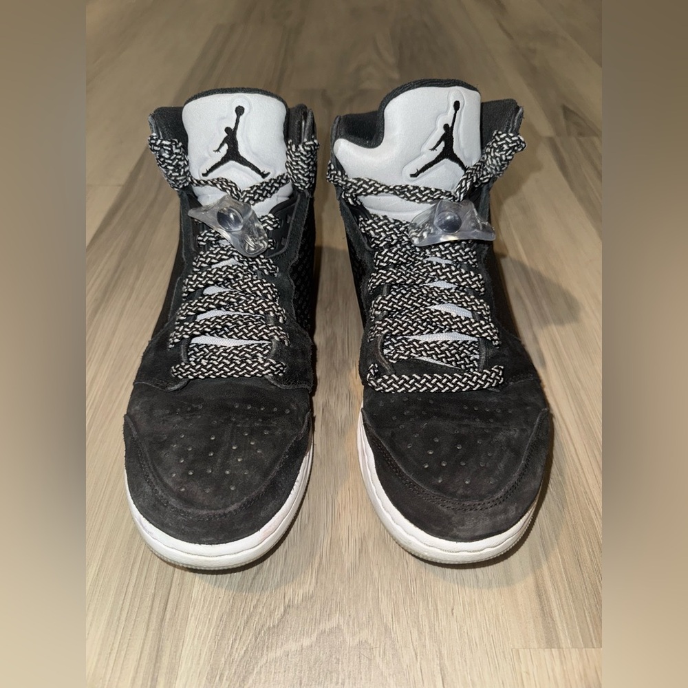 Jordan Prime 5  Black and White Sneakers Classic Style